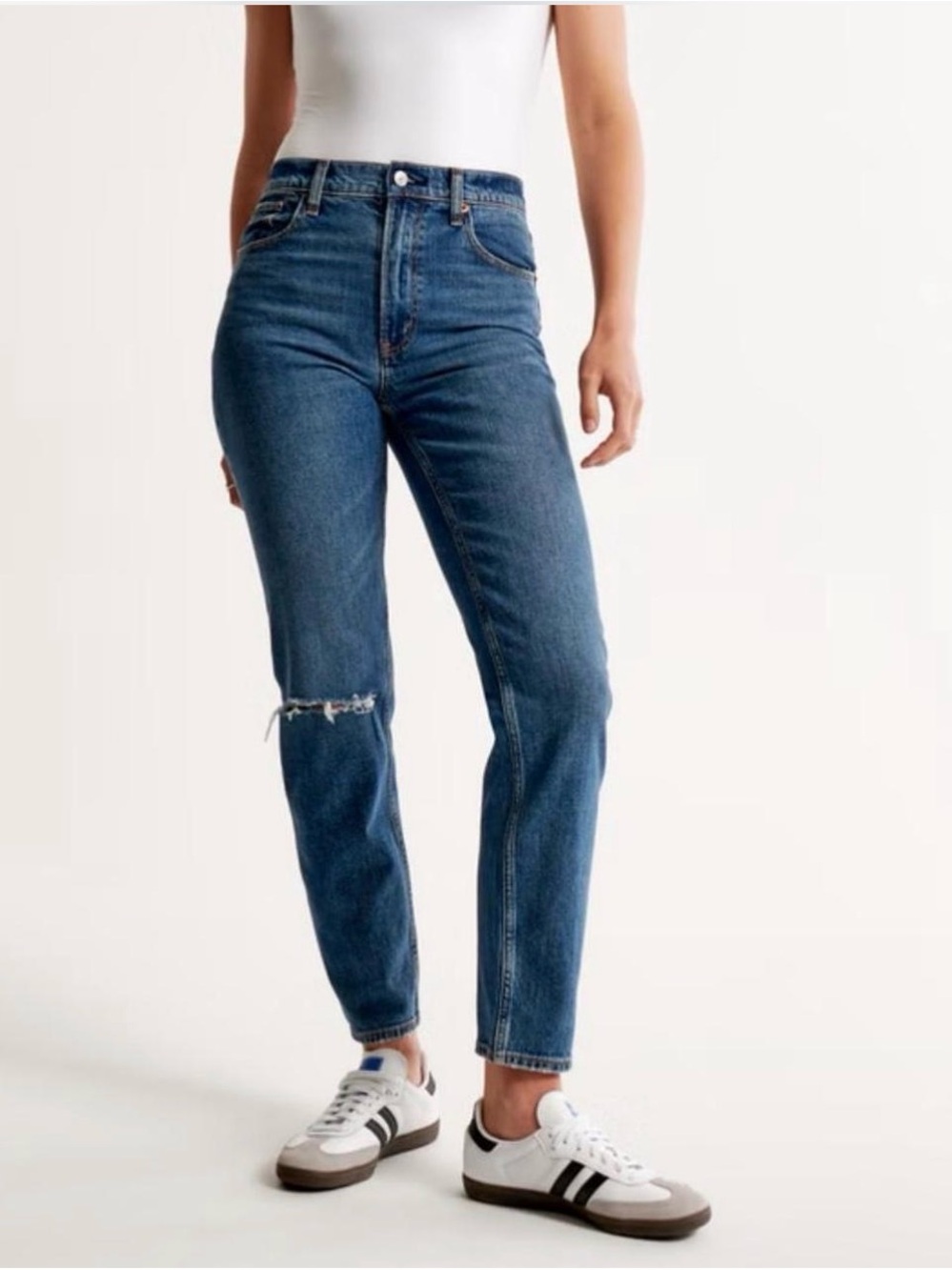 NWT Abercrombie & Fitch High-Rise Straight Leg Jeans Size 27 with Knee Rip